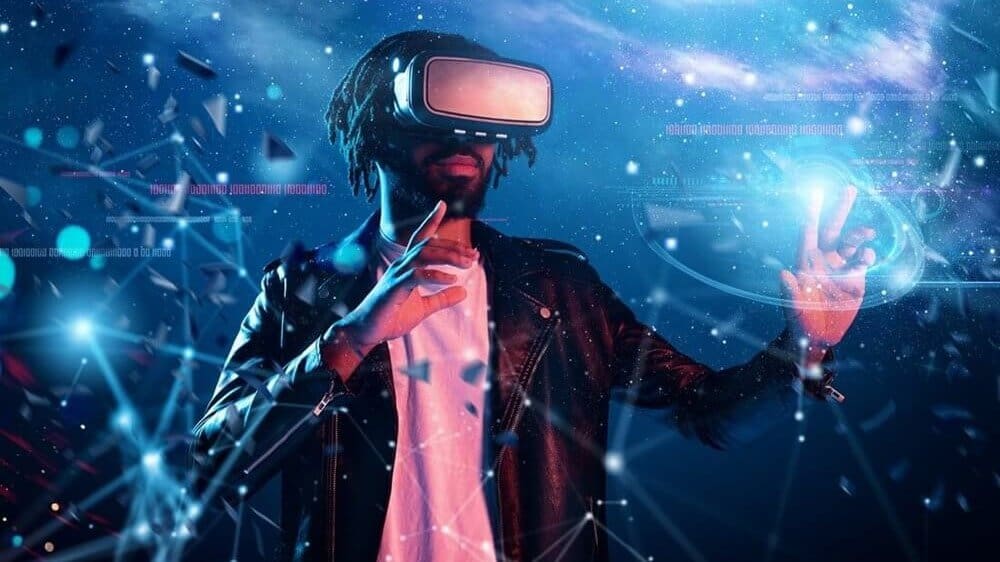 Virtual Reality (VR): Immersive Experiences Beyond Reality